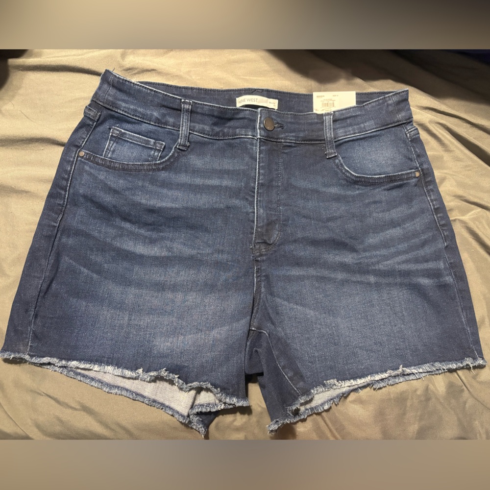 NWT size 12 Nine West Jean shorts